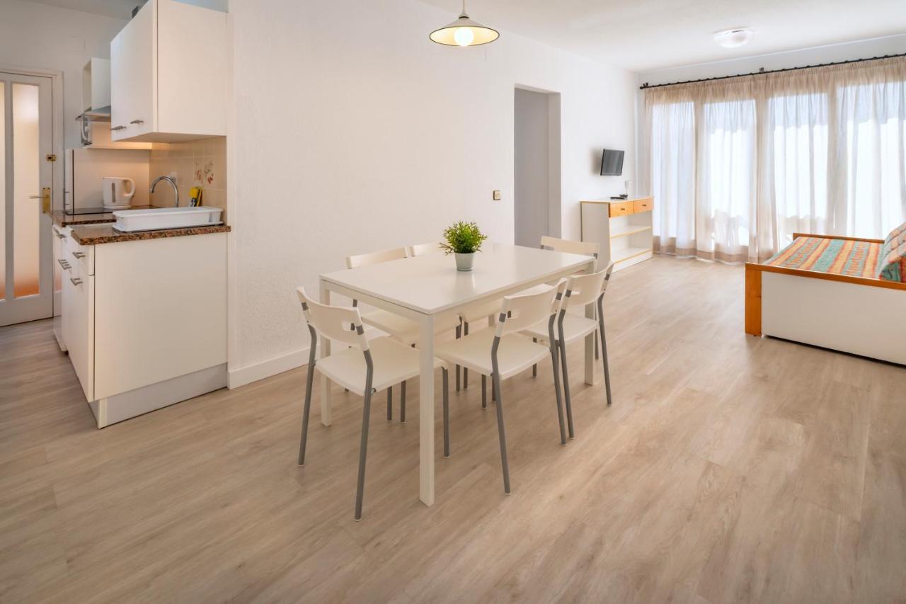 Apartments Sorrabona ปิเนดาเดมาร์ ภายนอก รูปภาพ