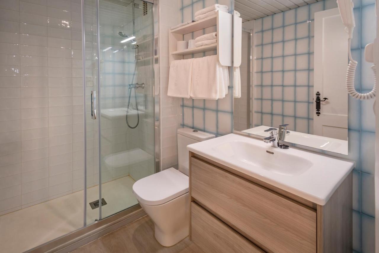 Apartments Sorrabona ปิเนดาเดมาร์ ภายนอก รูปภาพ